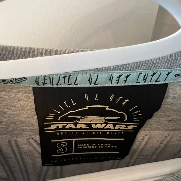 Disney Store Star Wars “The Child” long sleeve shirt, adults size small, new - Picture 3 of 3